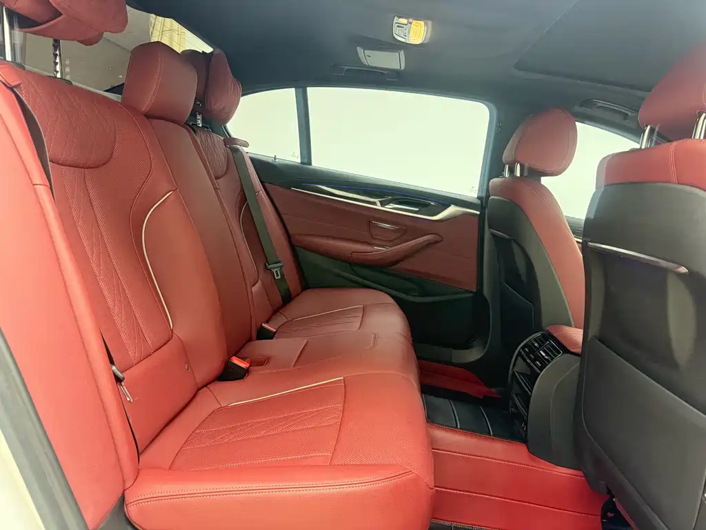 BMW 5 Series — миниатюра 16