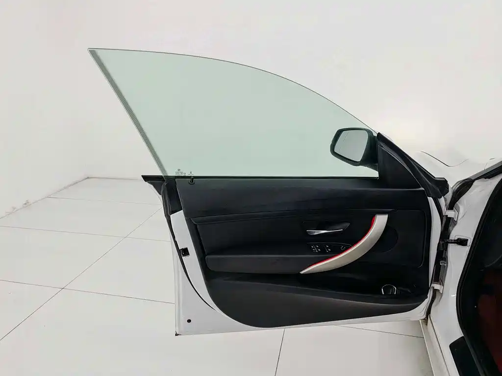 BMW 3 Series GT — миниатюра 13