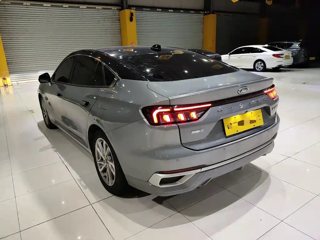 Ford Mondeo — миниатюра 7