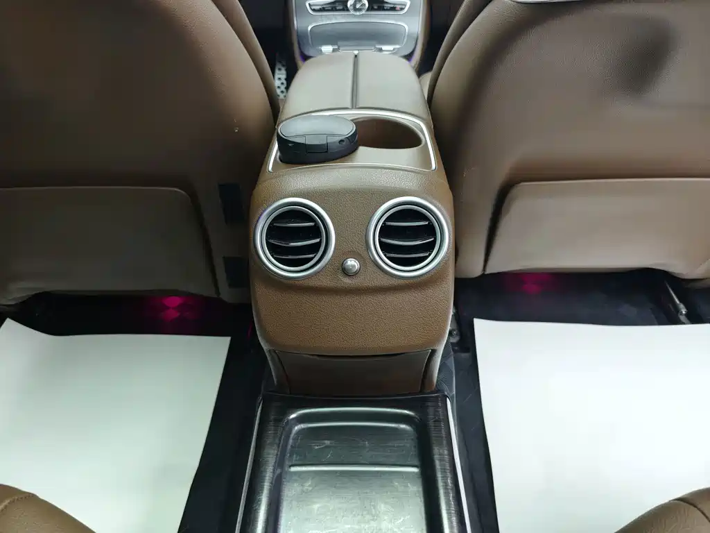 Mercedes-Benz E-Class — миниатюра 24