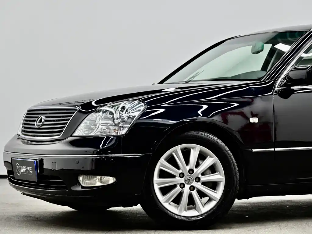 Lexus LS — миниатюра 30