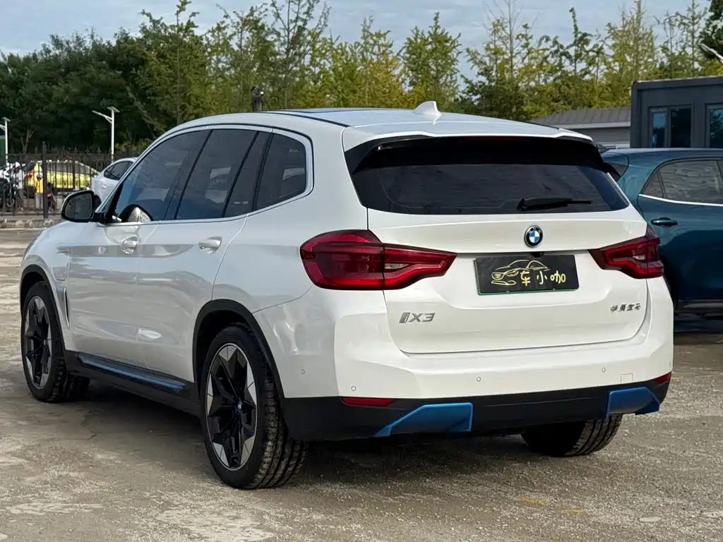 BMW iX3 — миниатюра 11