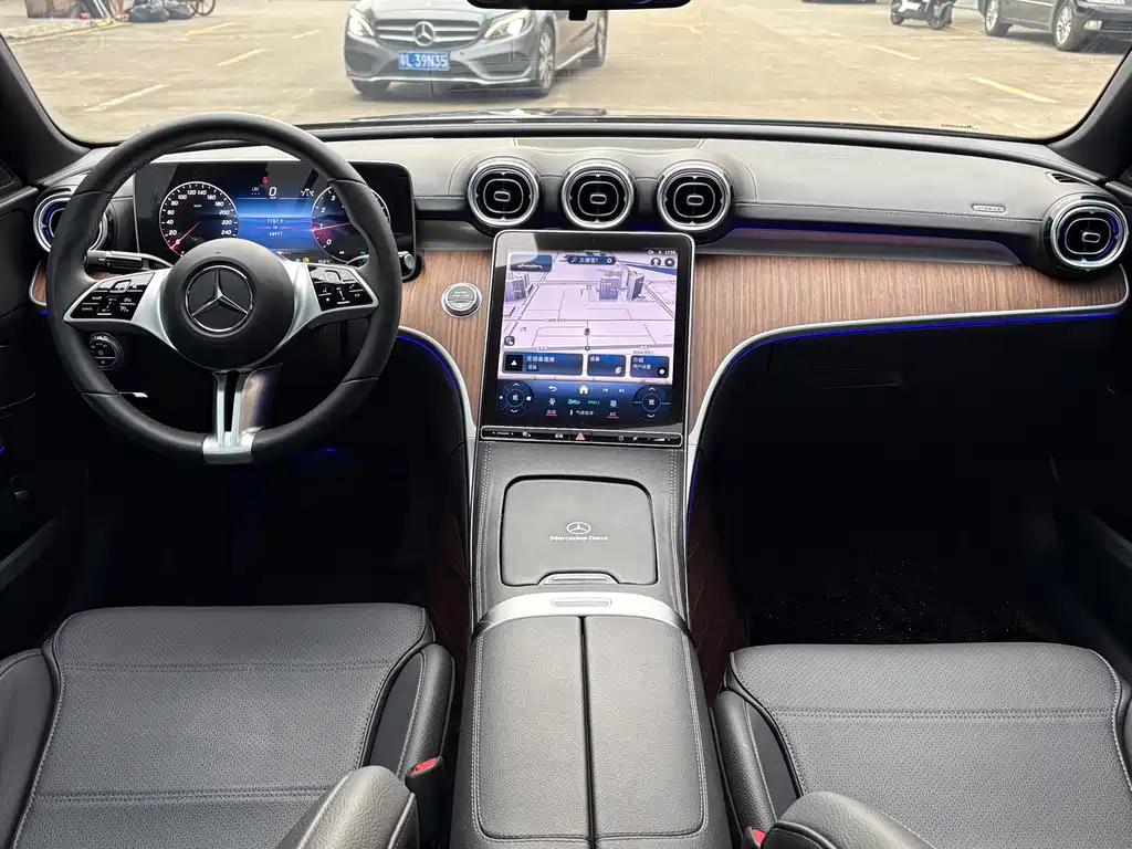 Mercedes-Benz C-Class — миниатюра 8