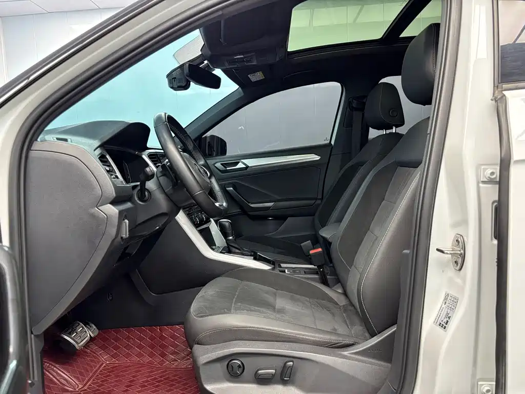 Volkswagen T-Roc — миниатюра 4
