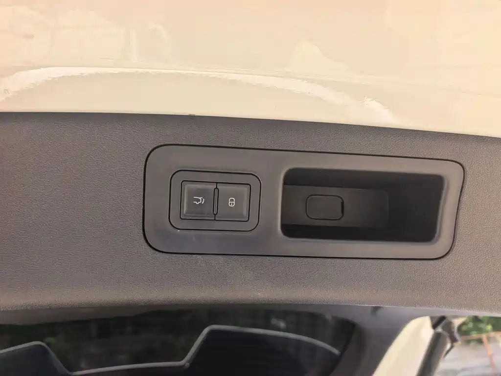 BYD L DM-i — миниатюра 17
