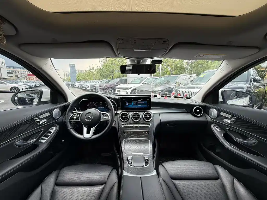 Mercedes-Benz C-Class — миниатюра 8