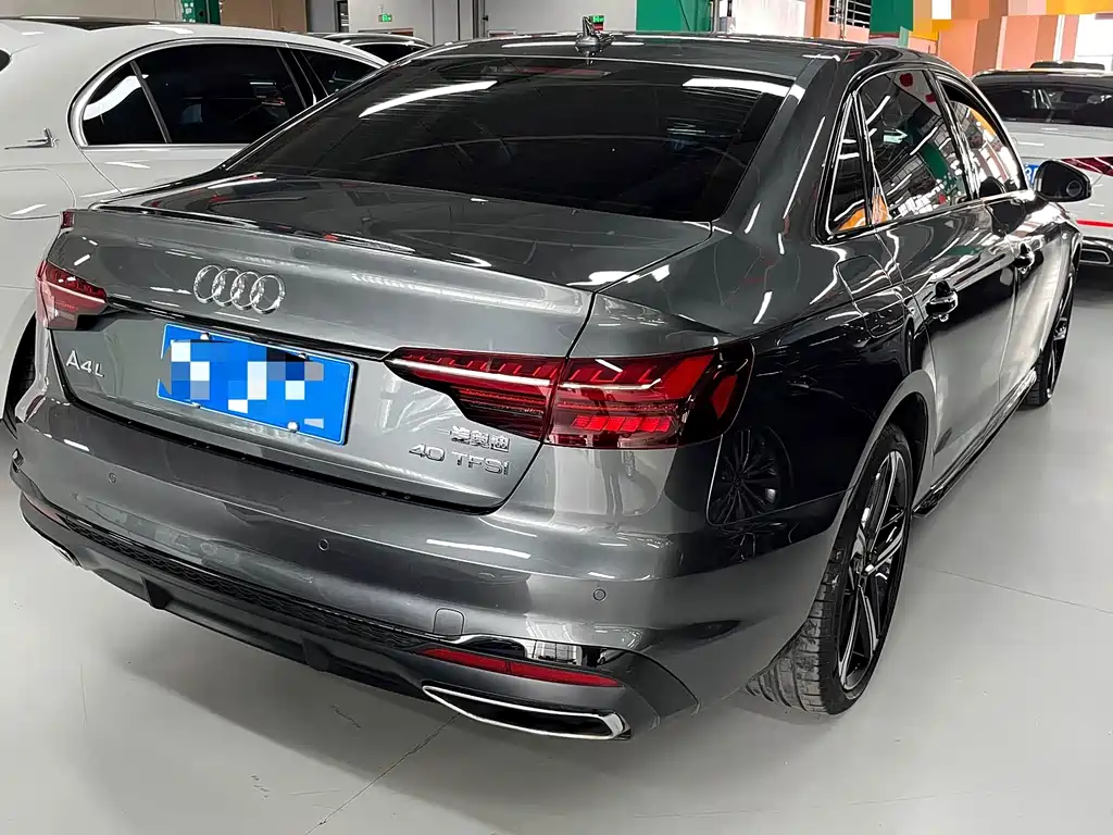 Audi A4L 2024 40 TFSI Luxury