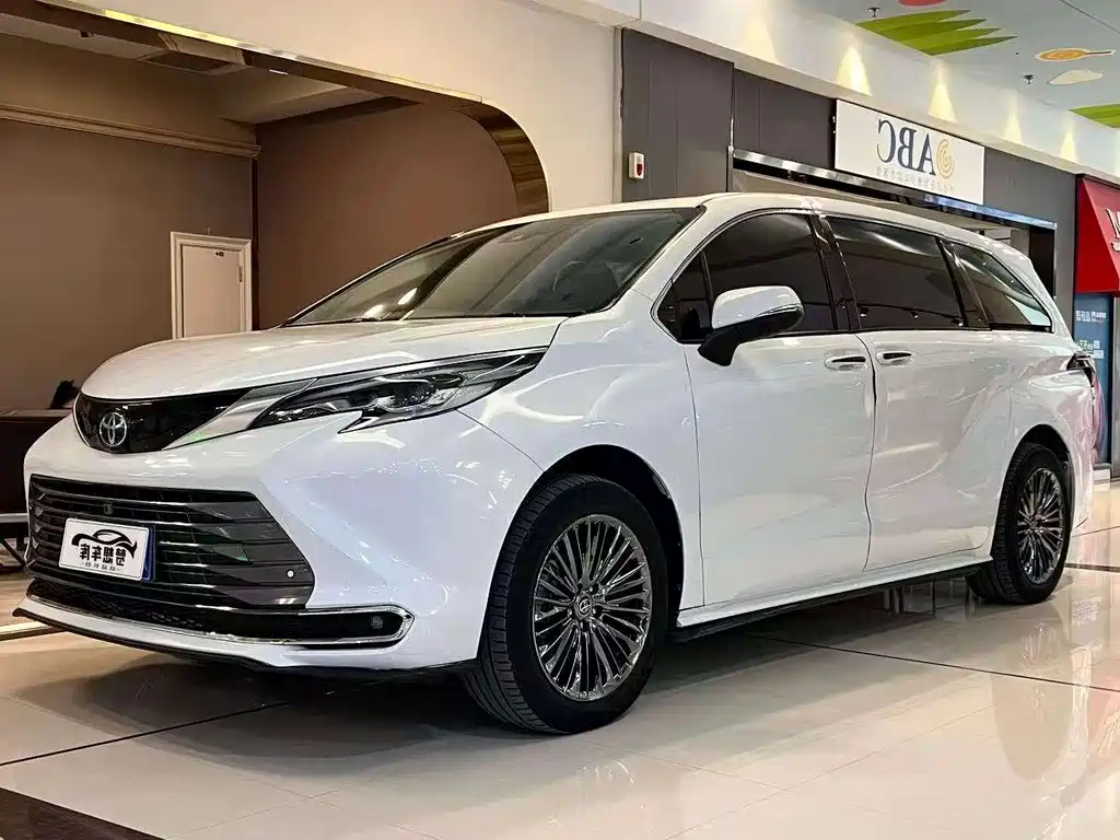 TOYOTA SIENNA