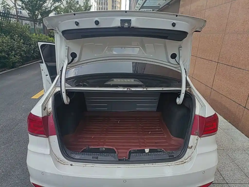 Volkswagen Santana — миниатюра 19