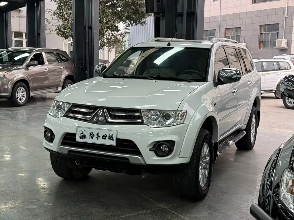 MITSUBISHI PAJERO JINCHANG