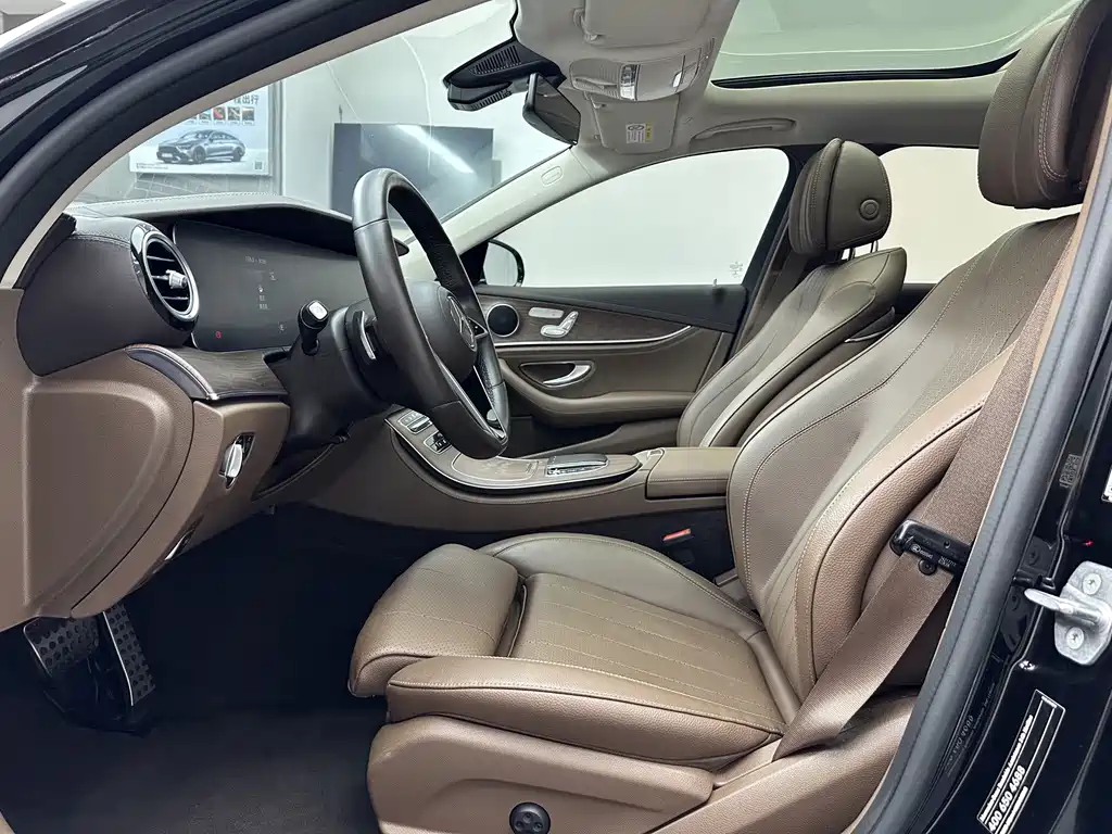 Mercedes-Benz E-Class — миниатюра 10