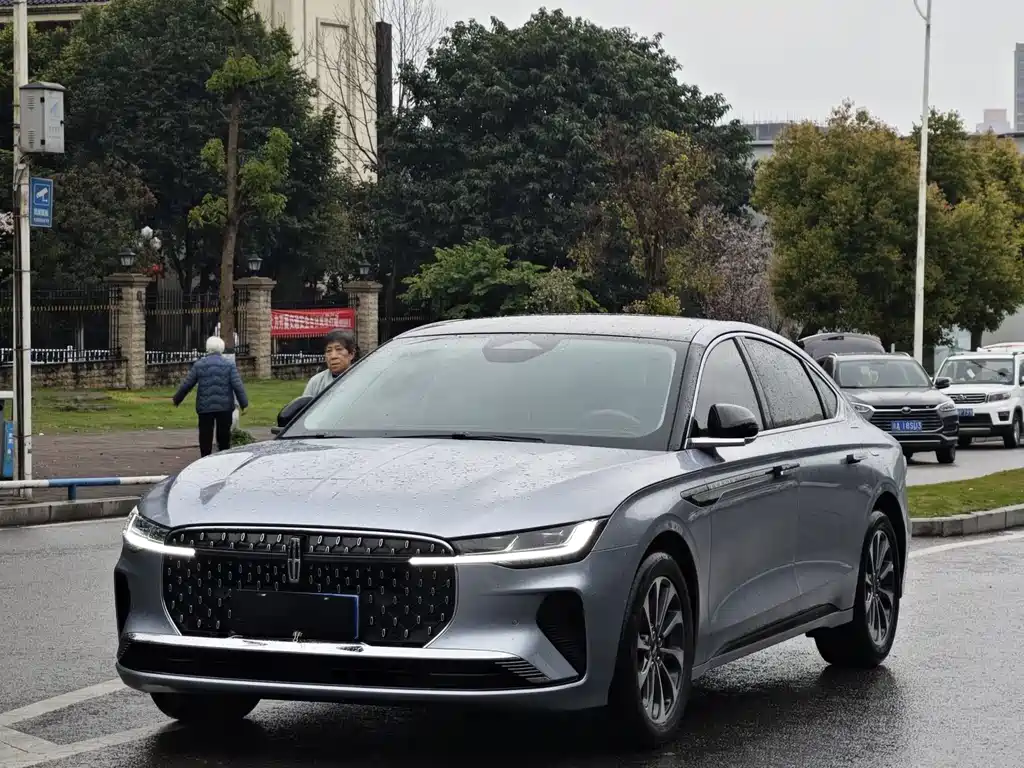Lincoln Z 2023