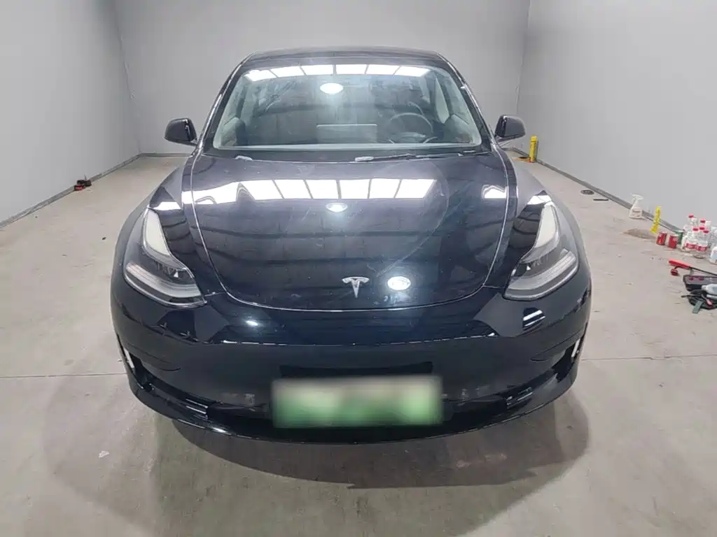 Tesla Model 3 — миниатюра 3