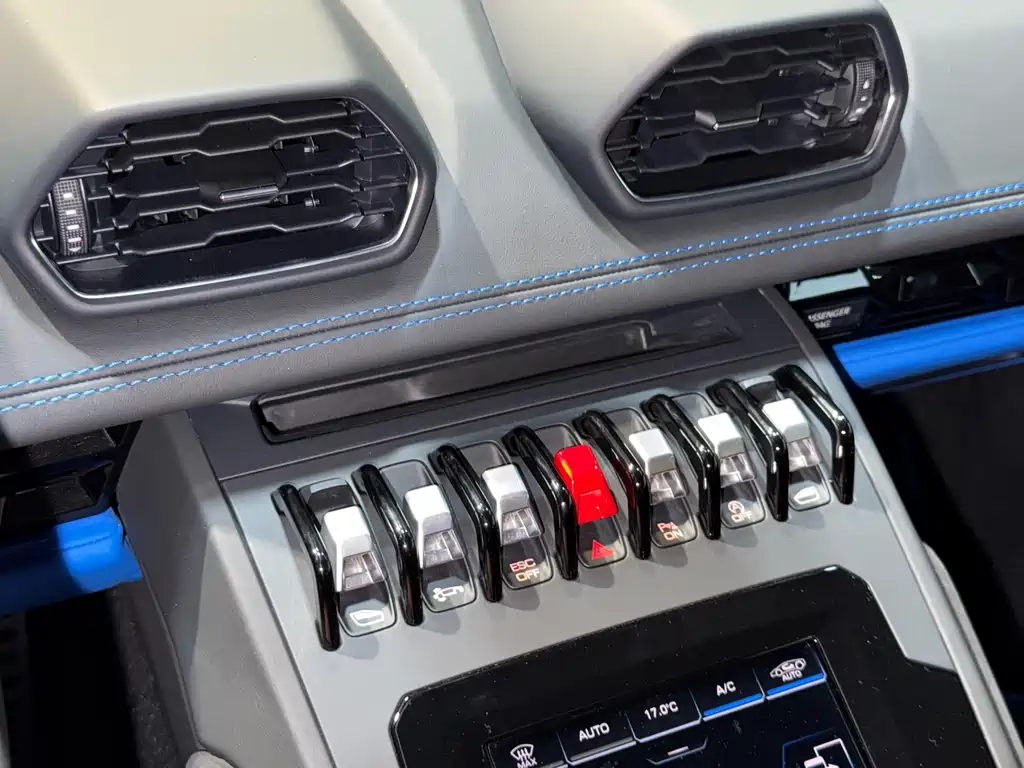 LAMBORGHINI HURACÁN