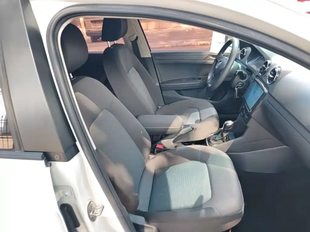 Volkswagen Jetta — миниатюра 25