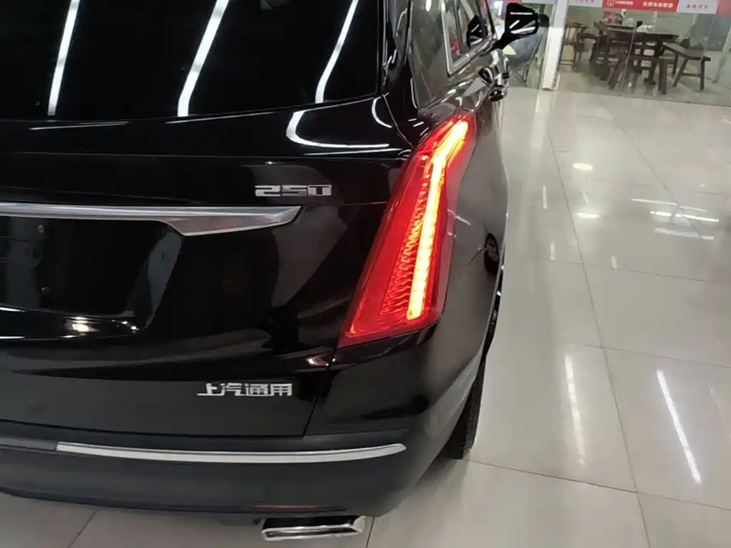 Cadillac XT5 — миниатюра 8