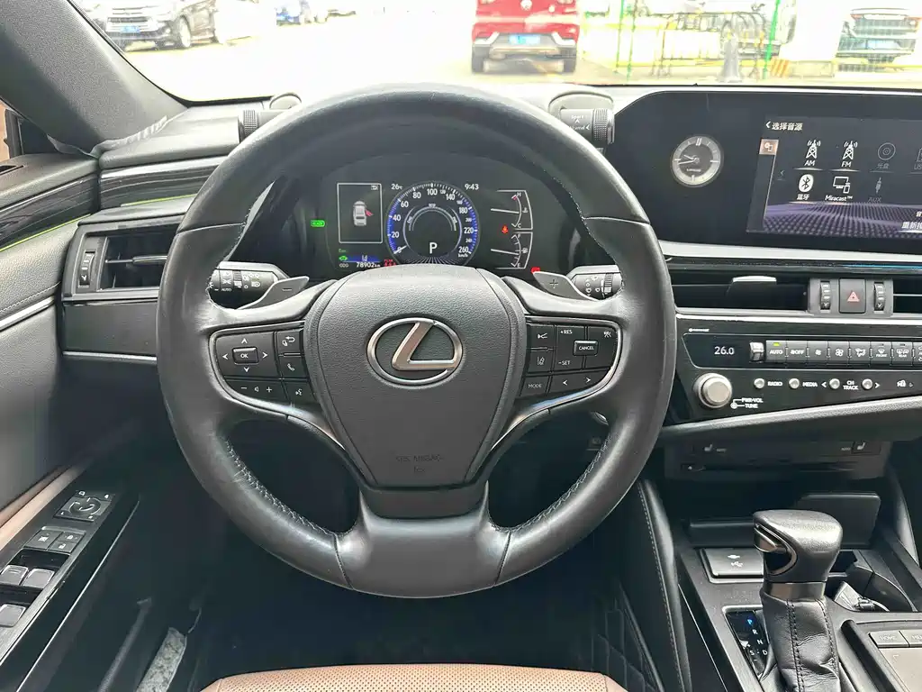 Lexus ES — миниатюра 13
