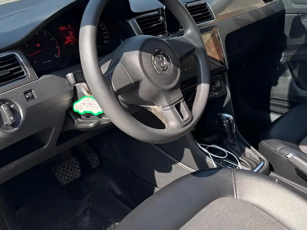 Volkswagen Santana 2015 1.6L AT Comfort