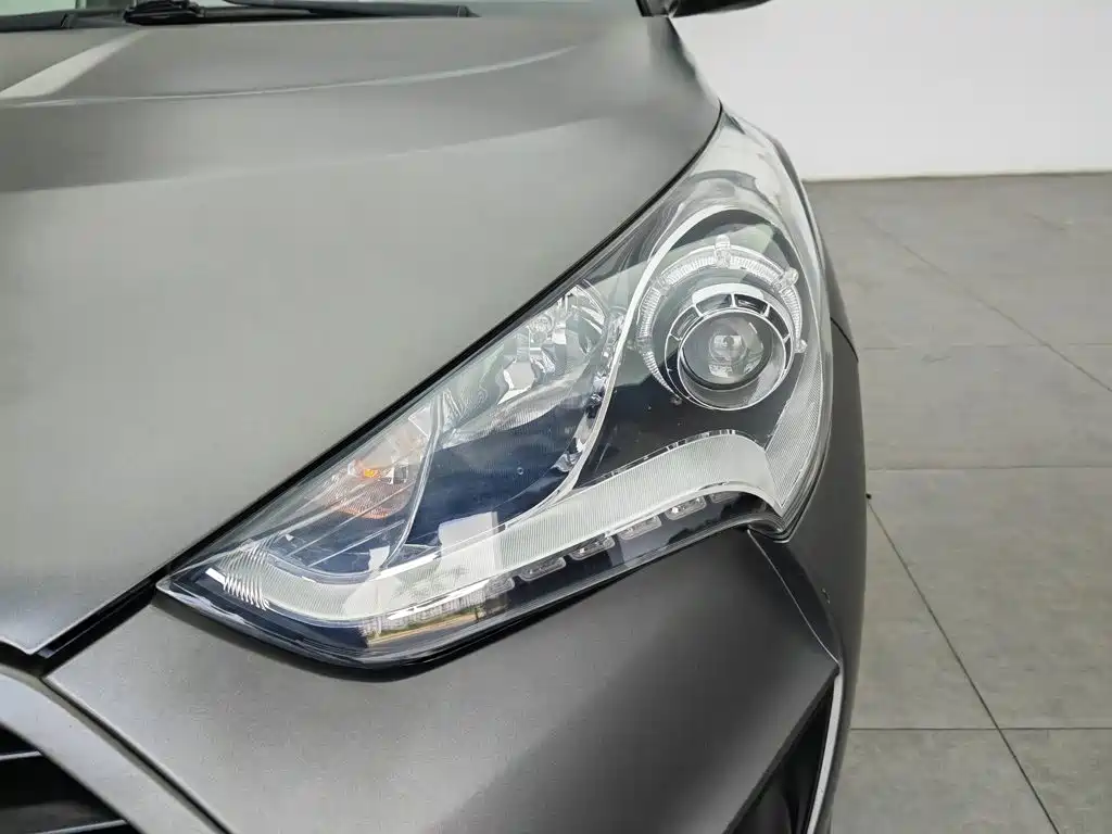 Hyundai Veloster — миниатюра 7
