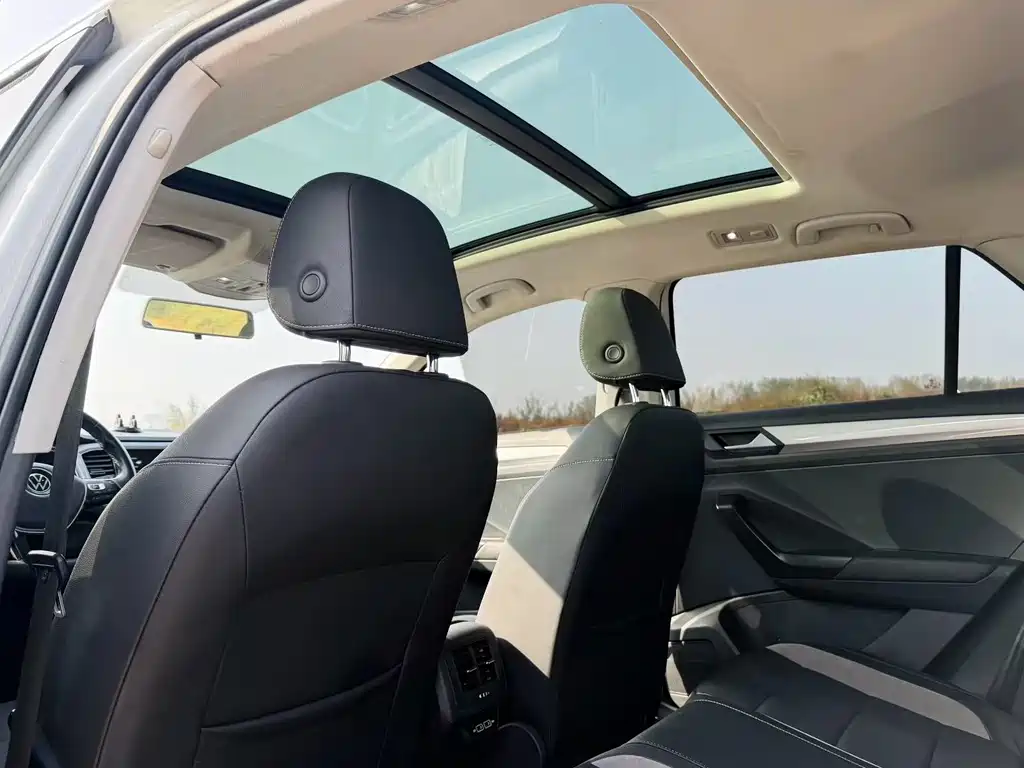 Volkswagen T-Roc — миниатюра 6