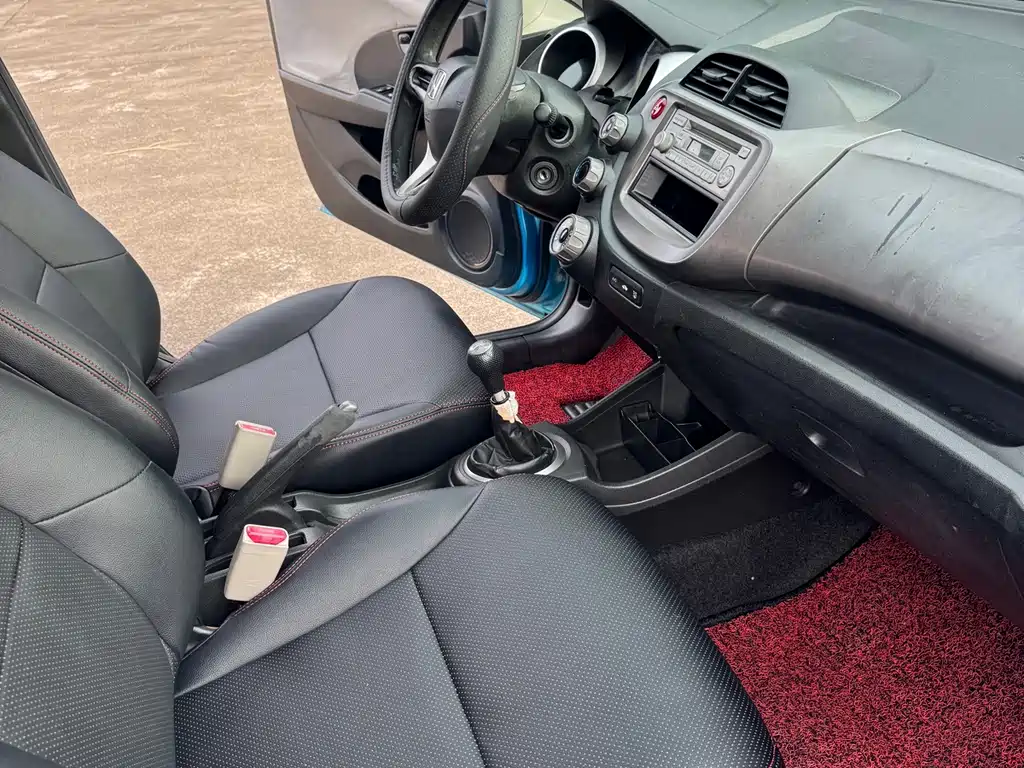 Honda Fit — миниатюра 9