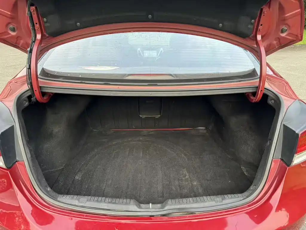 Hyundai Elantra Langdong — миниатюра 10