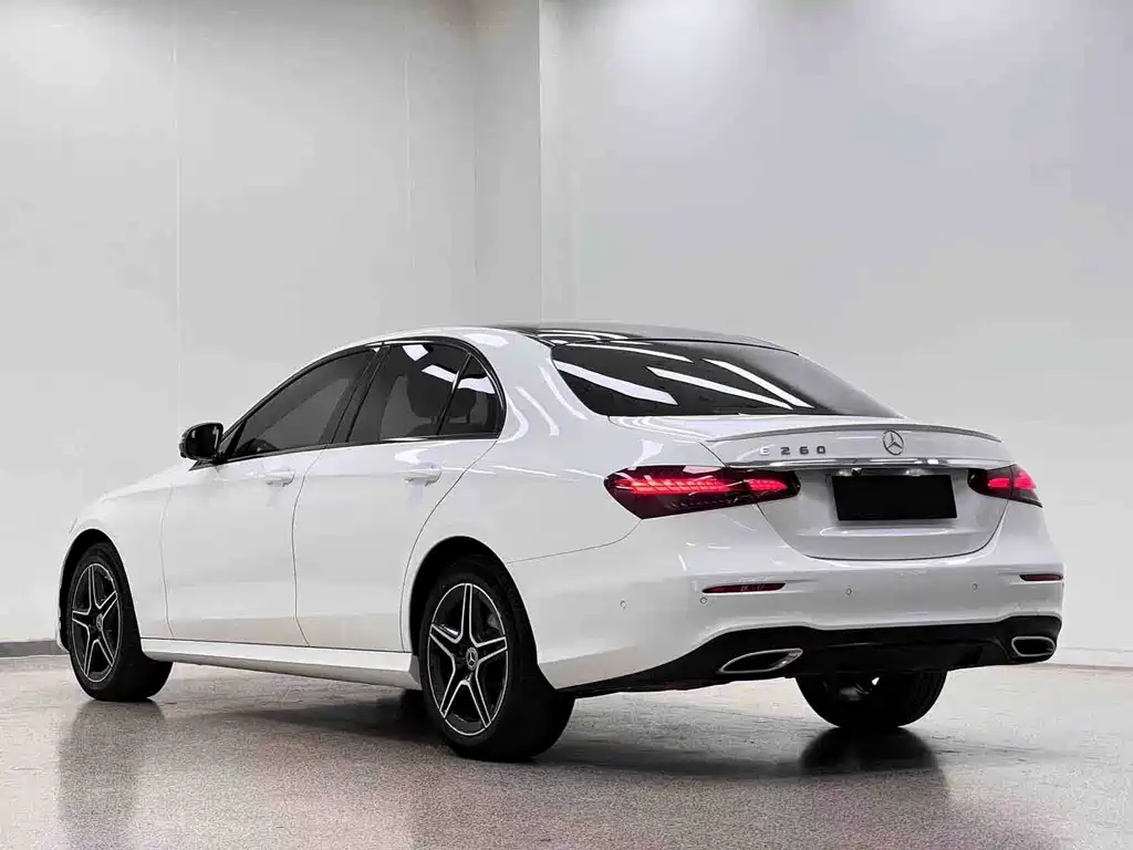 Mercedes-Benz E-Class (Import) — миниатюра 28