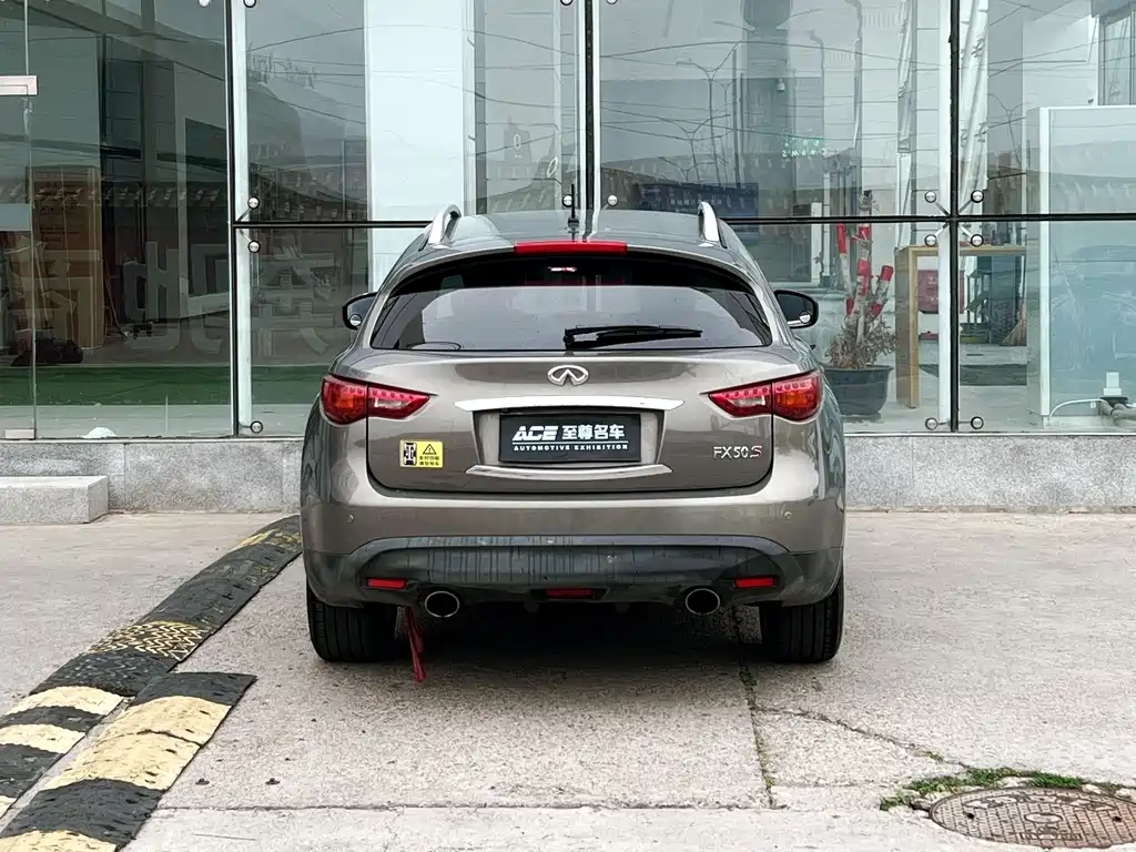 Infiniti FX — миниатюра 5