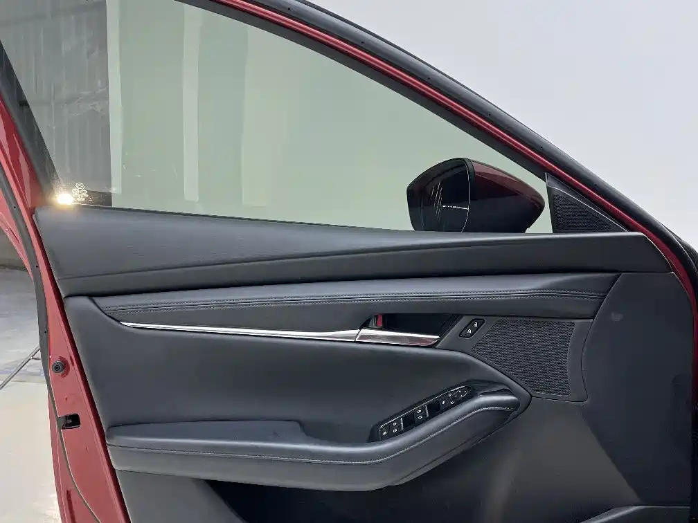 Mazda 3 Axela — миниатюра 12