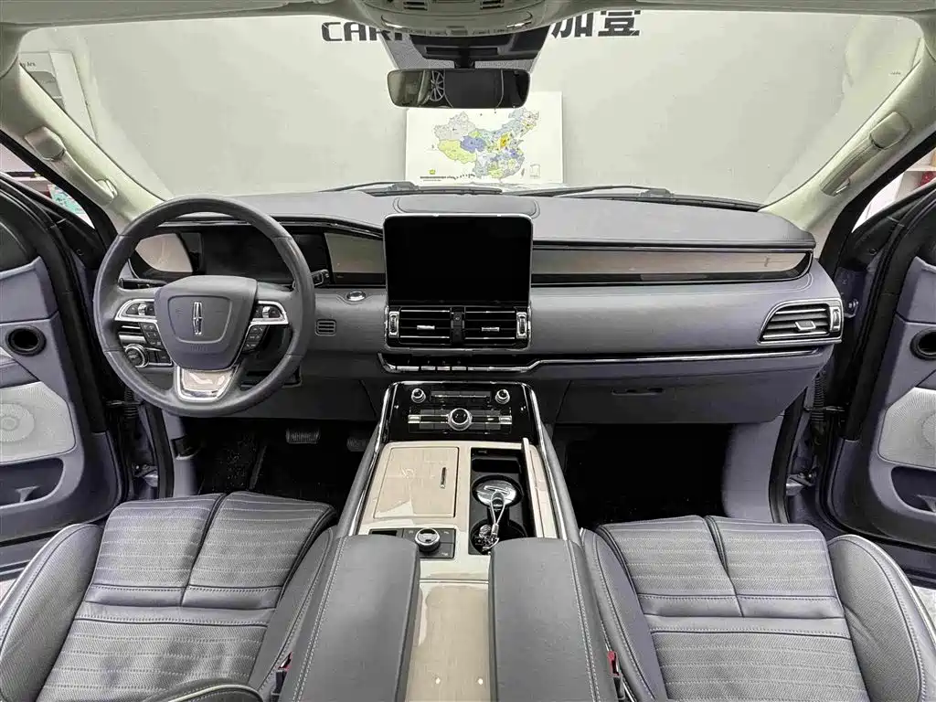 Lincoln Navigator — миниатюра 13