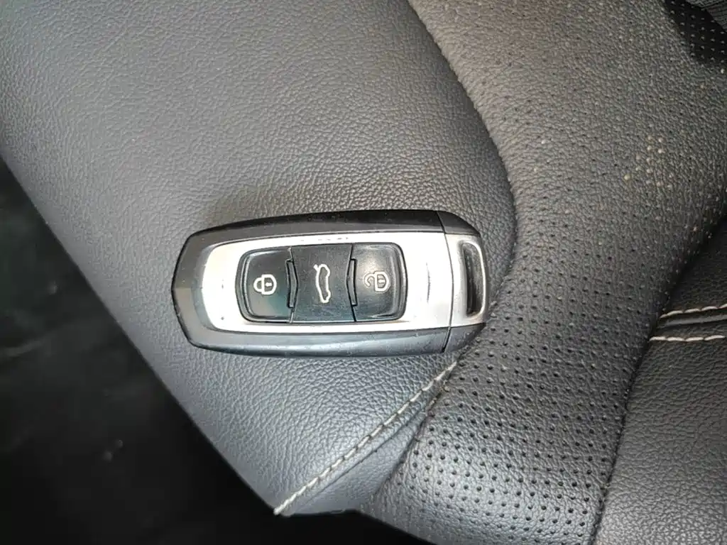 Geely Vision X3 — миниатюра 9