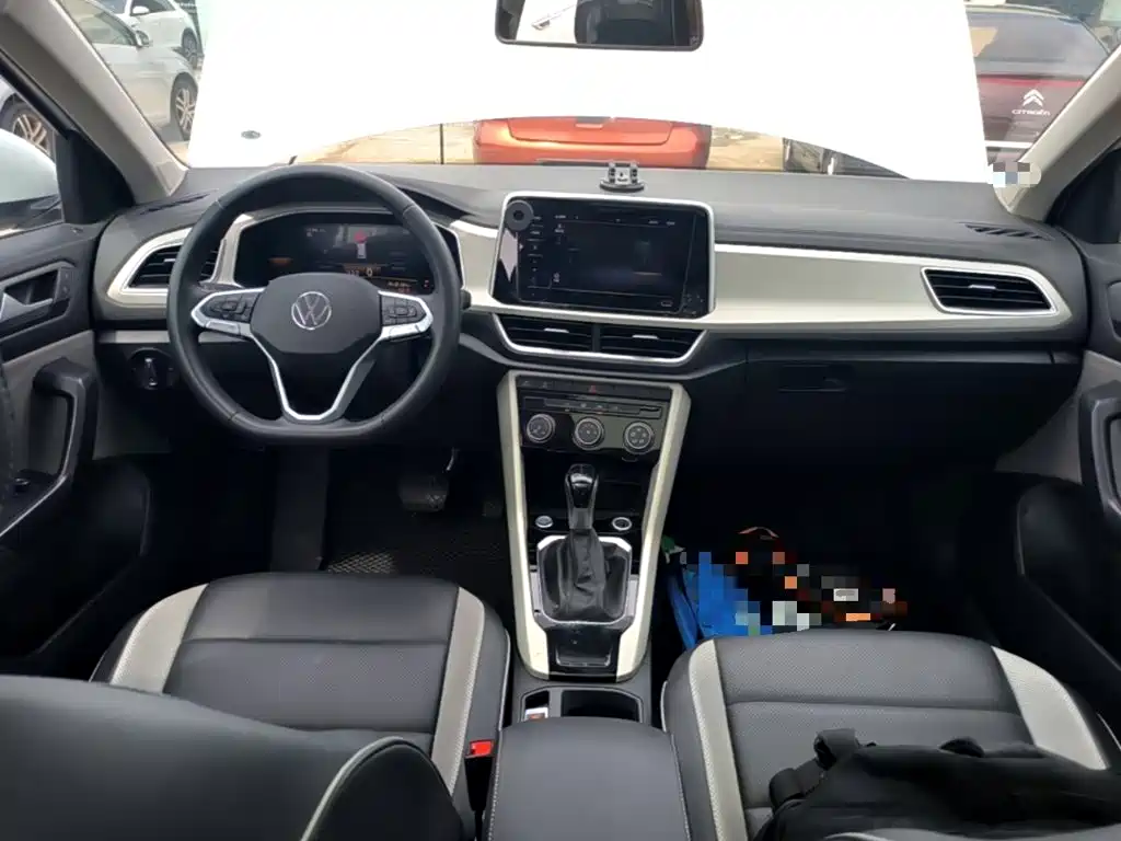 Volkswagen T-Roc — миниатюра 10