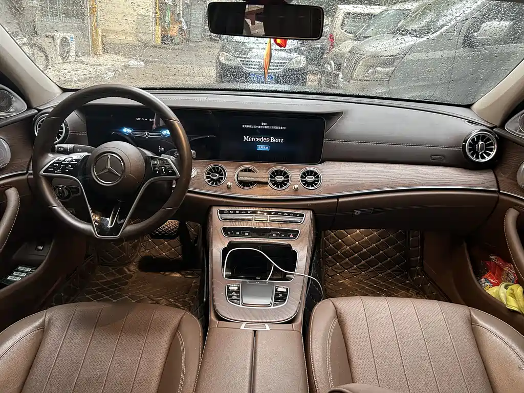 MERCEDES-BENZ E CLASS