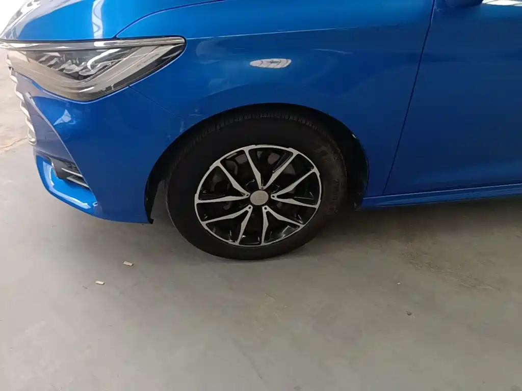 BYD MAX — миниатюра 23