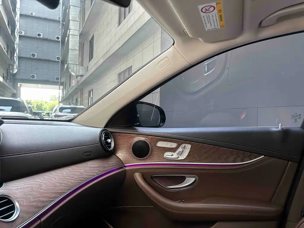 Mercedes-Benz E-Class — миниатюра 16