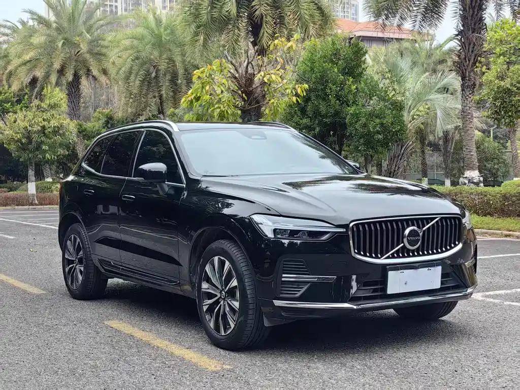 Volvo XC60 2024 B5 Luxury