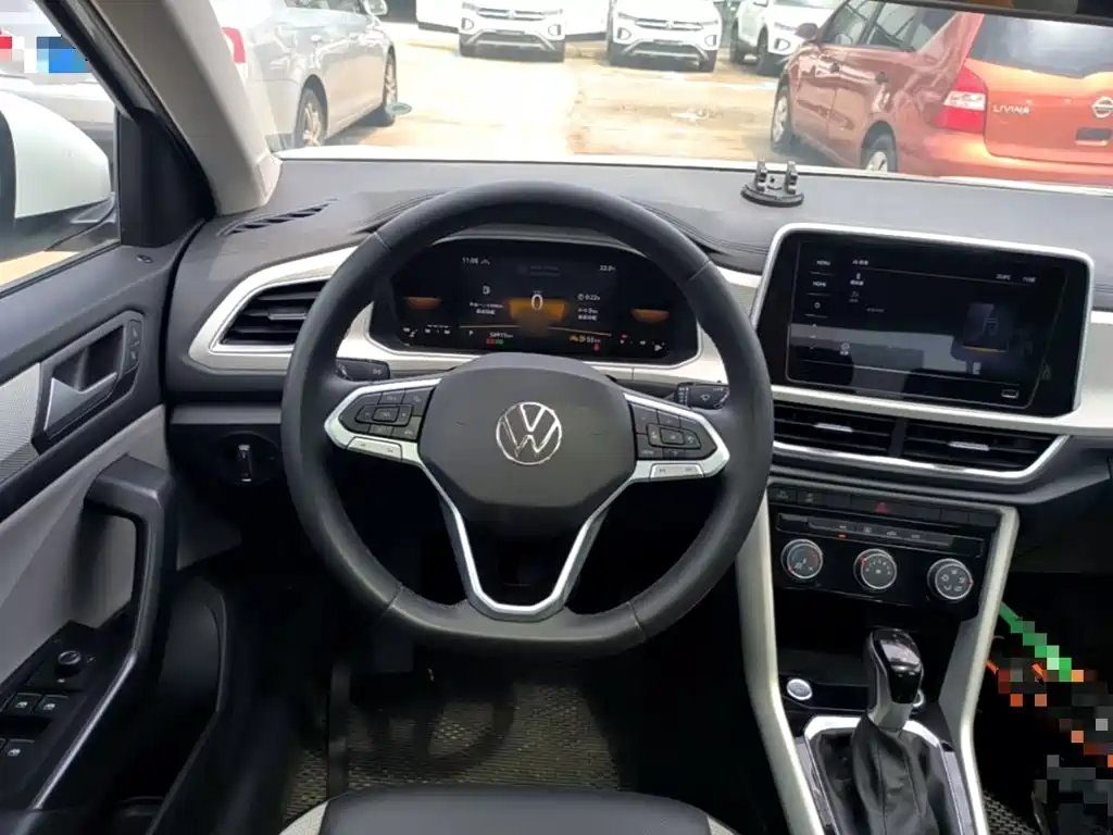 Volkswagen T-Roc — миниатюра 11