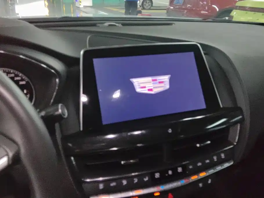 Cadillac CT5 — миниатюра 13