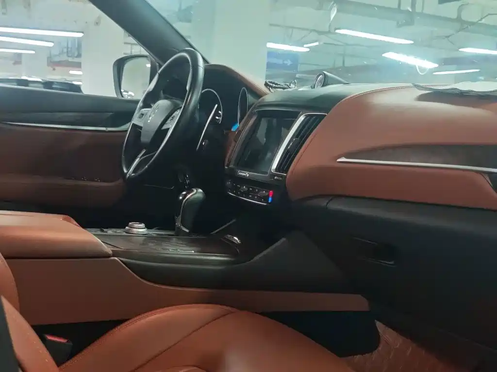 Maserati Levante — миниатюра 17