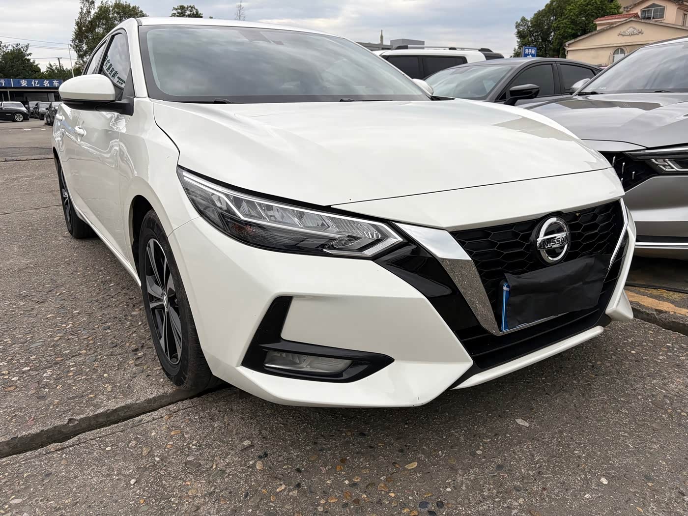 Nissan Sylphy 1.6 л 2023 г. Белый, пробег 13000 км