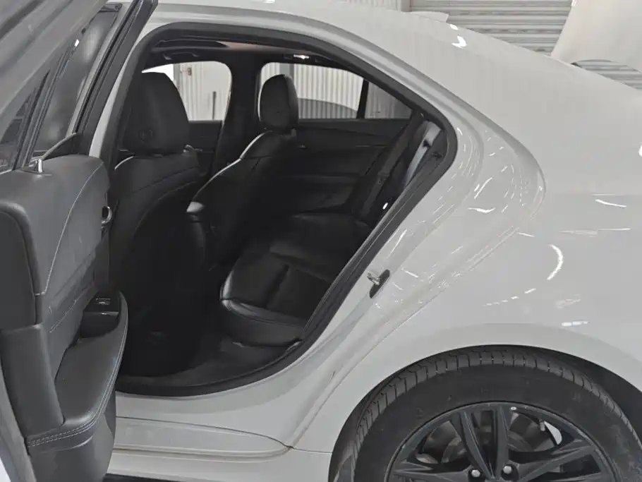 Cadillac CT4 — миниатюра 11