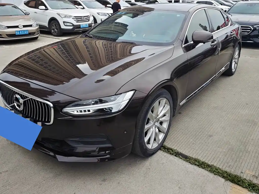 Volvo S90