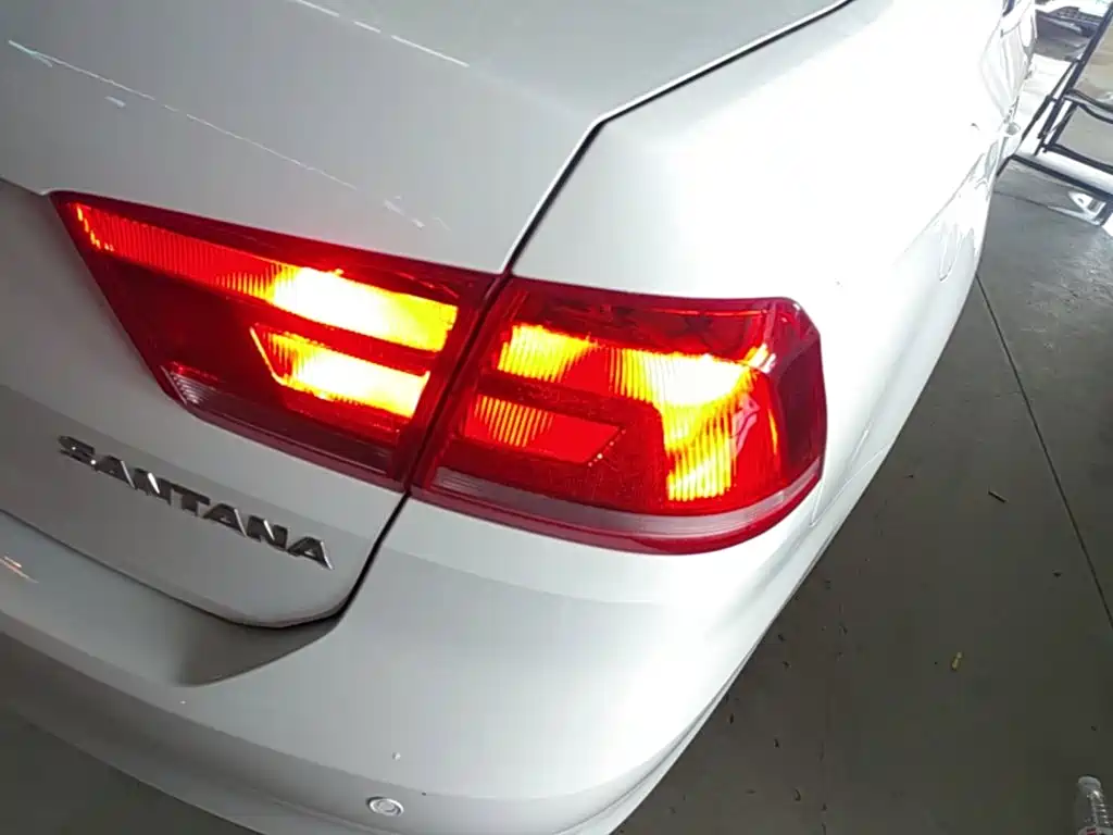 Volkswagen Santana — миниатюра 8