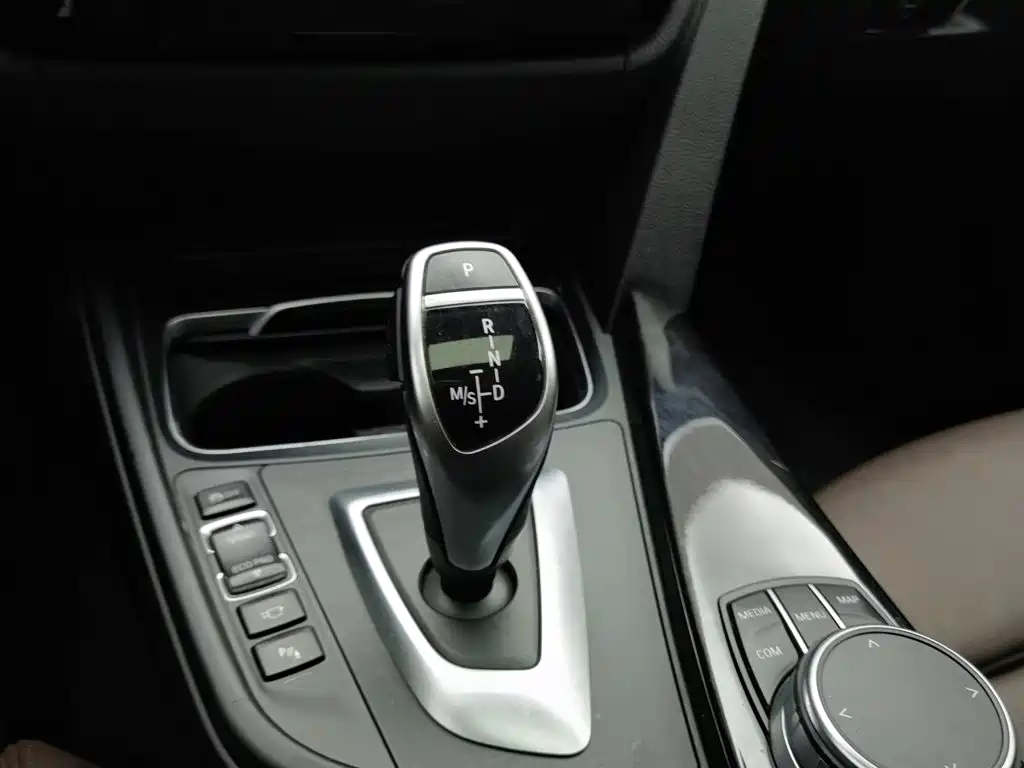 BMW 3 Series — миниатюра 13