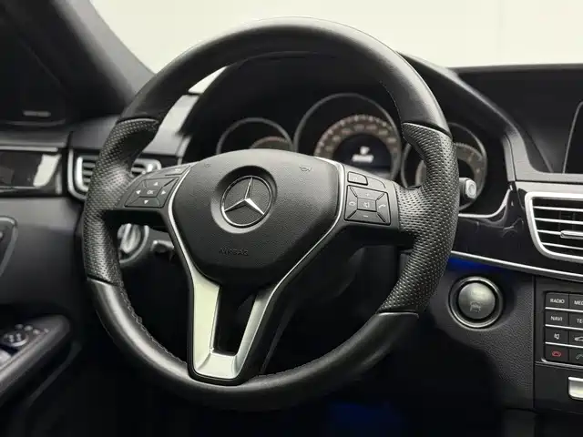 Mercedes-Benz E-Class — миниатюра 14