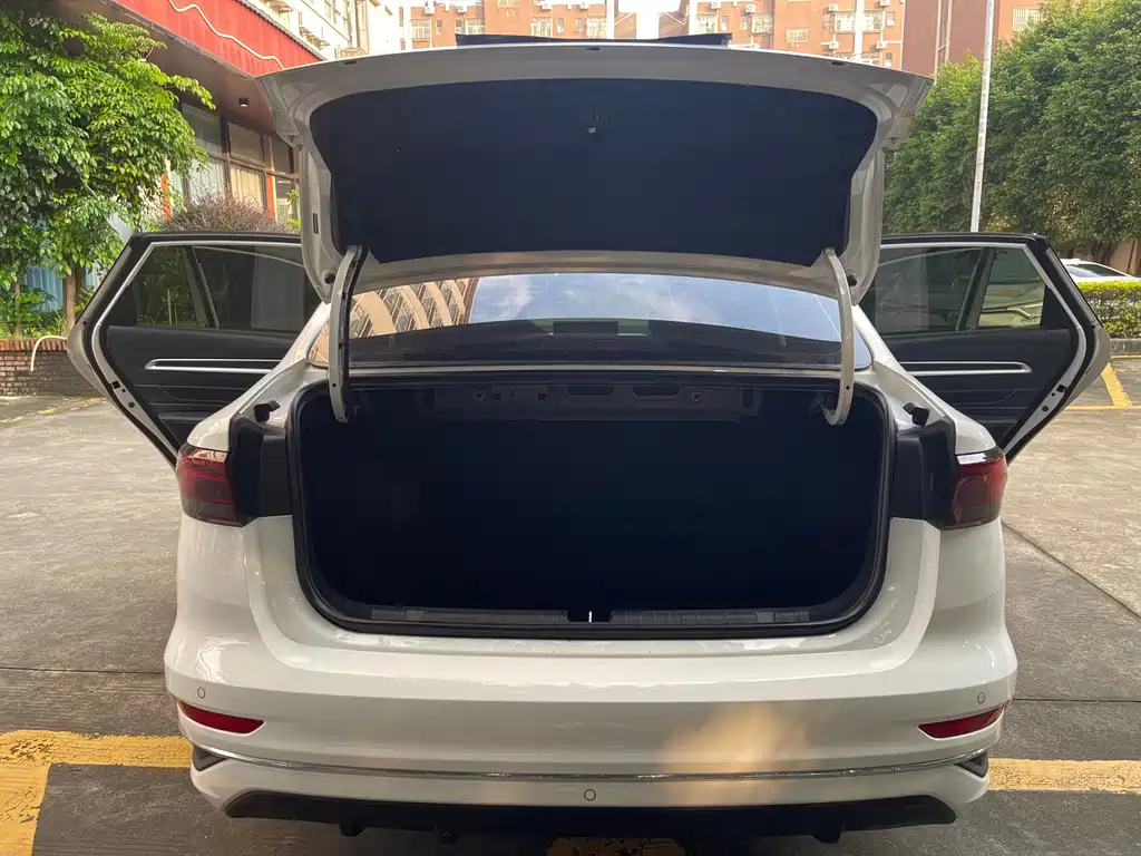 Geely Emgrand — миниатюра 14