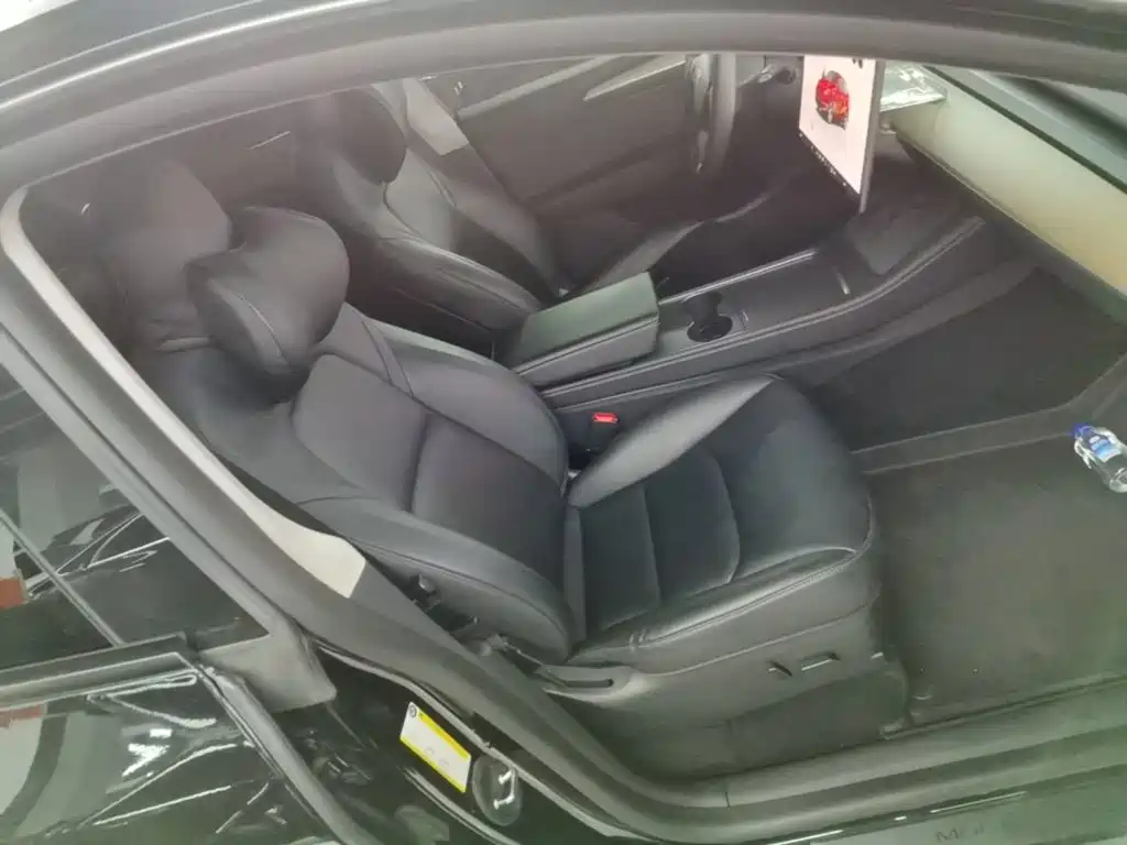 Tesla Model Y — миниатюра 25