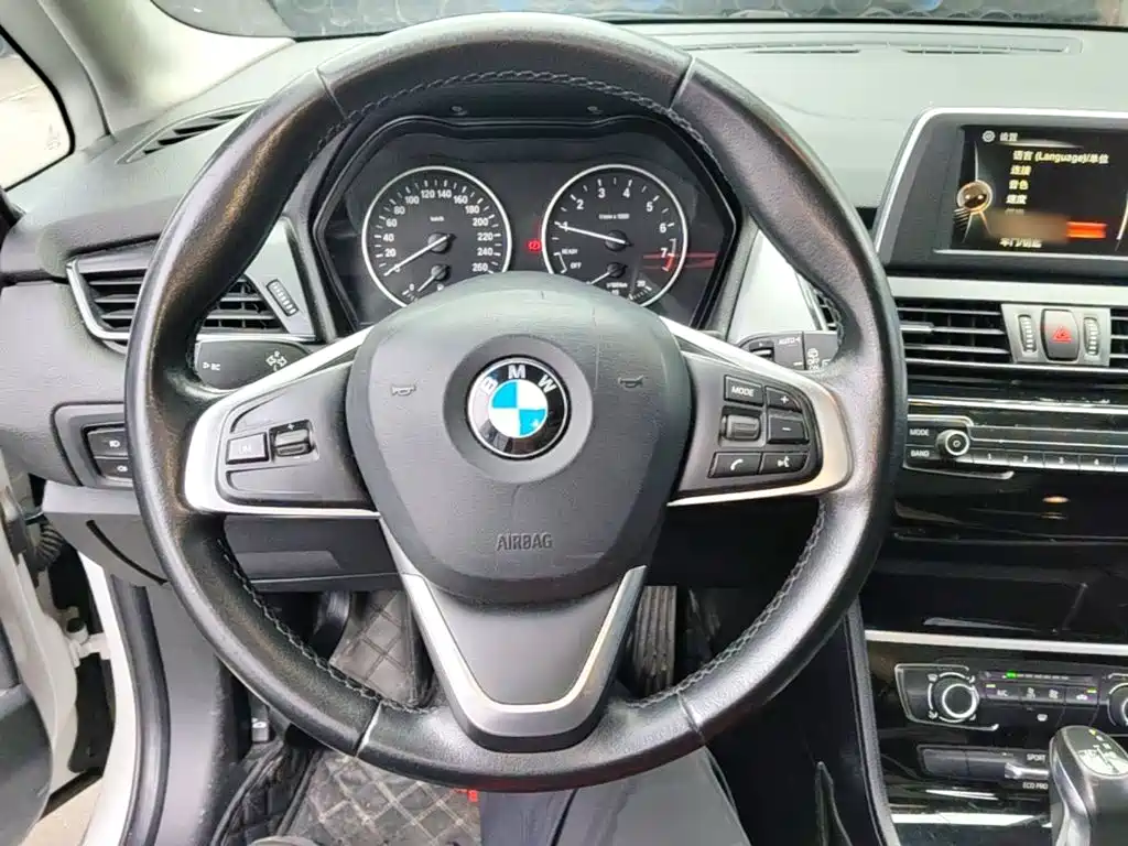 BMW 2 Series Active Tourer — миниатюра 11