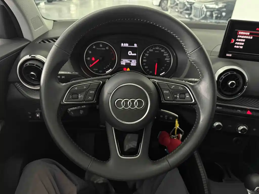 Audi Q2L 2022 — фото 18