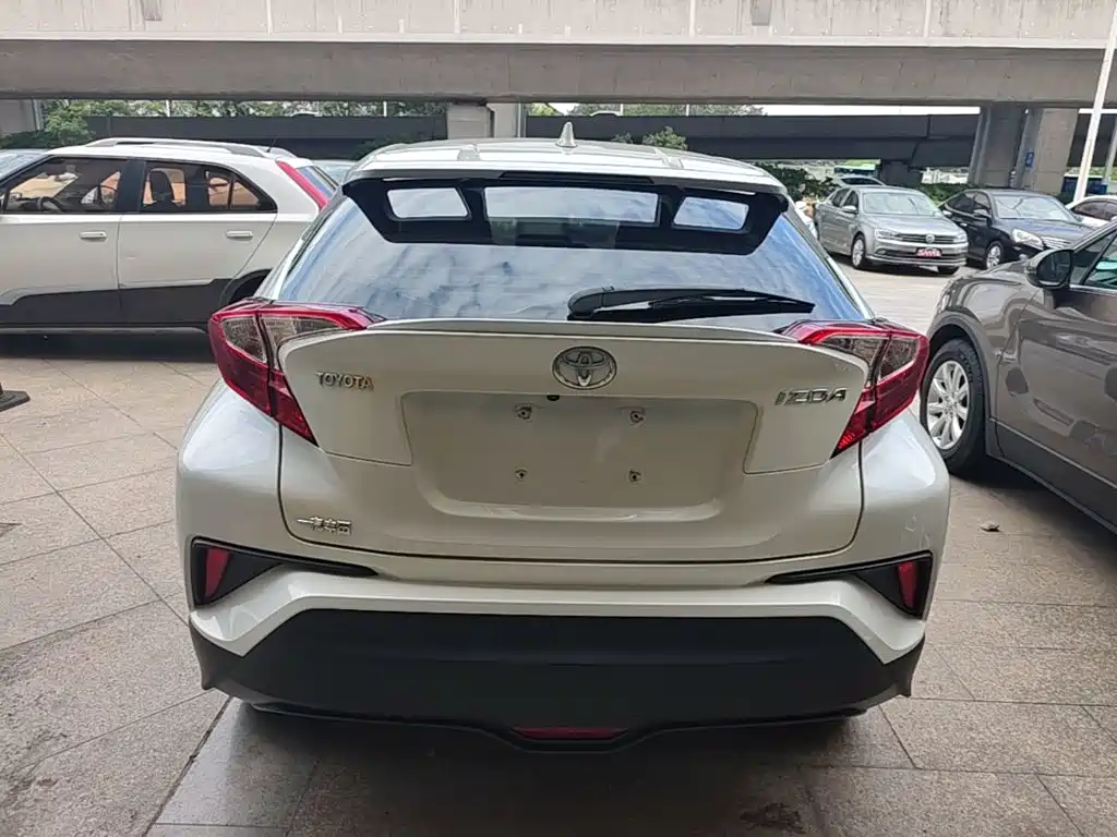 Toyota IZOA — миниатюра 6